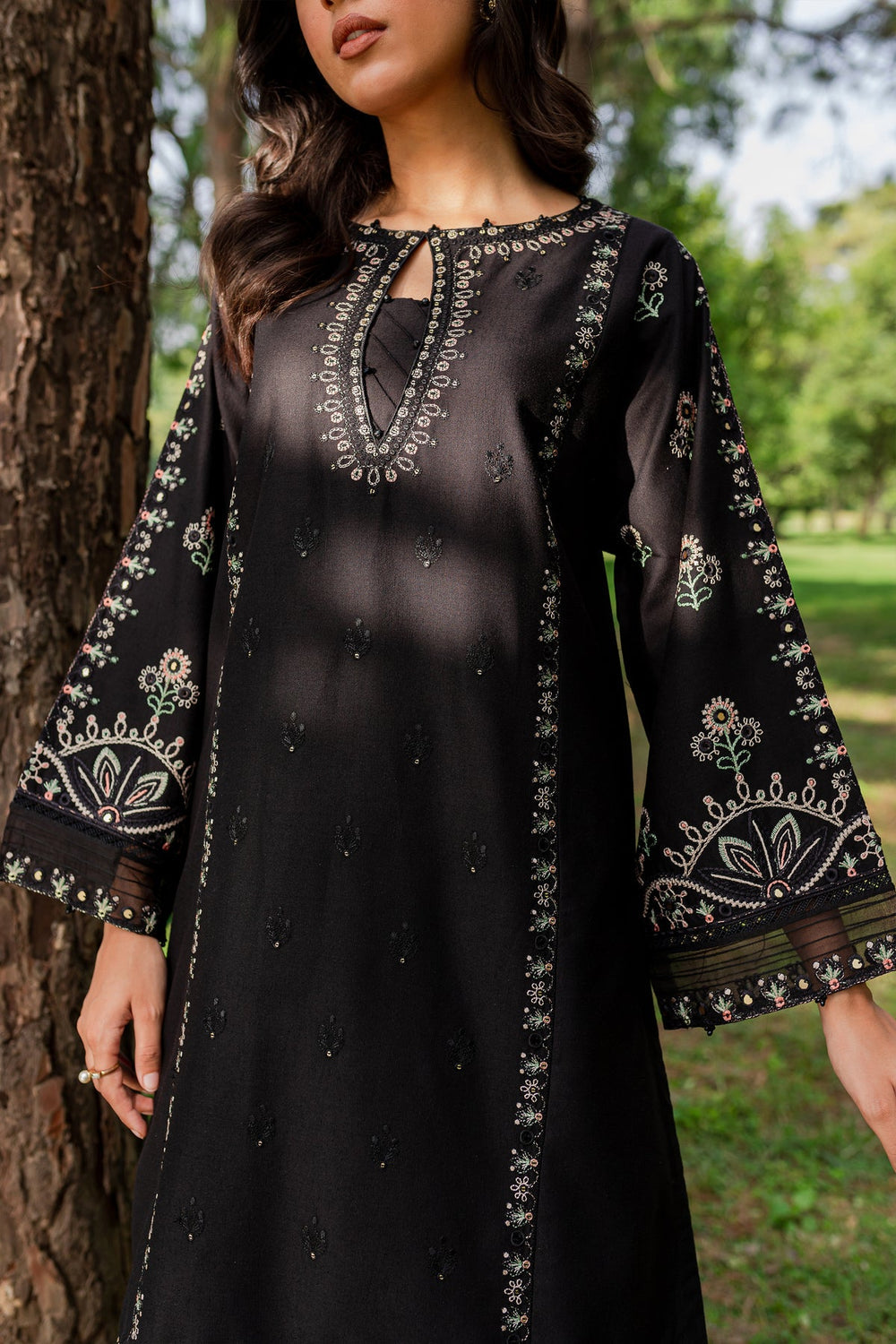 SMOKY 2PC - EMBROIDERED STITCHED