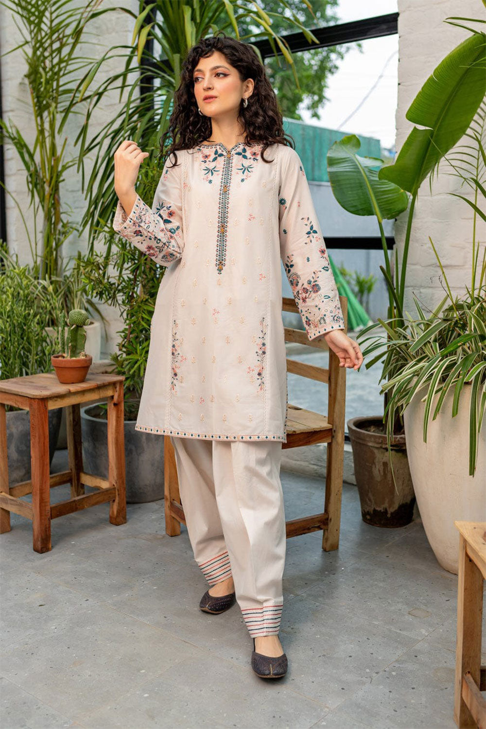 CRYSTAL WHITE - 2PC EMBROIDERED SUIT