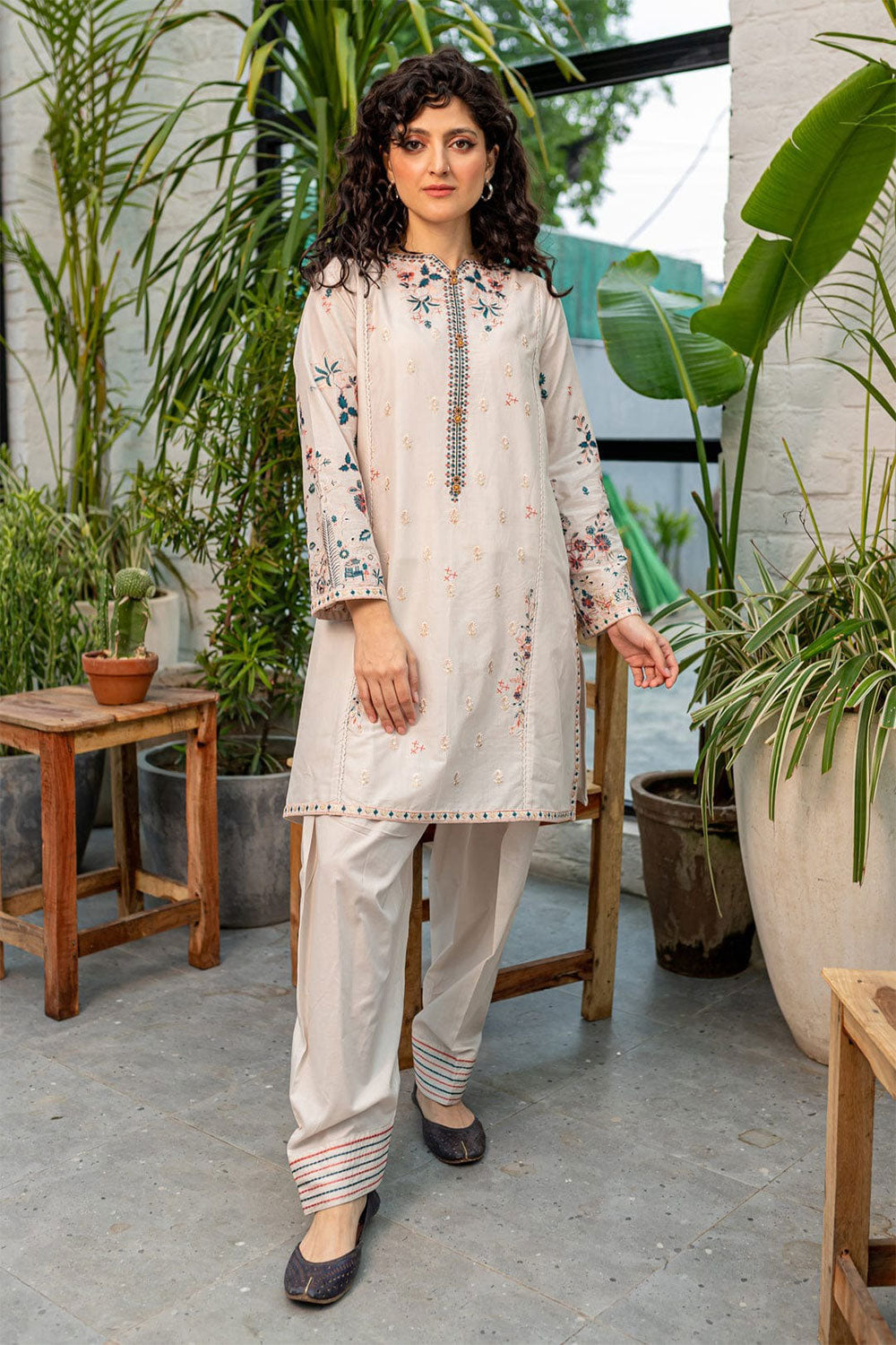 CRYSTAL WHITE - 2PC EMBROIDERED SUIT